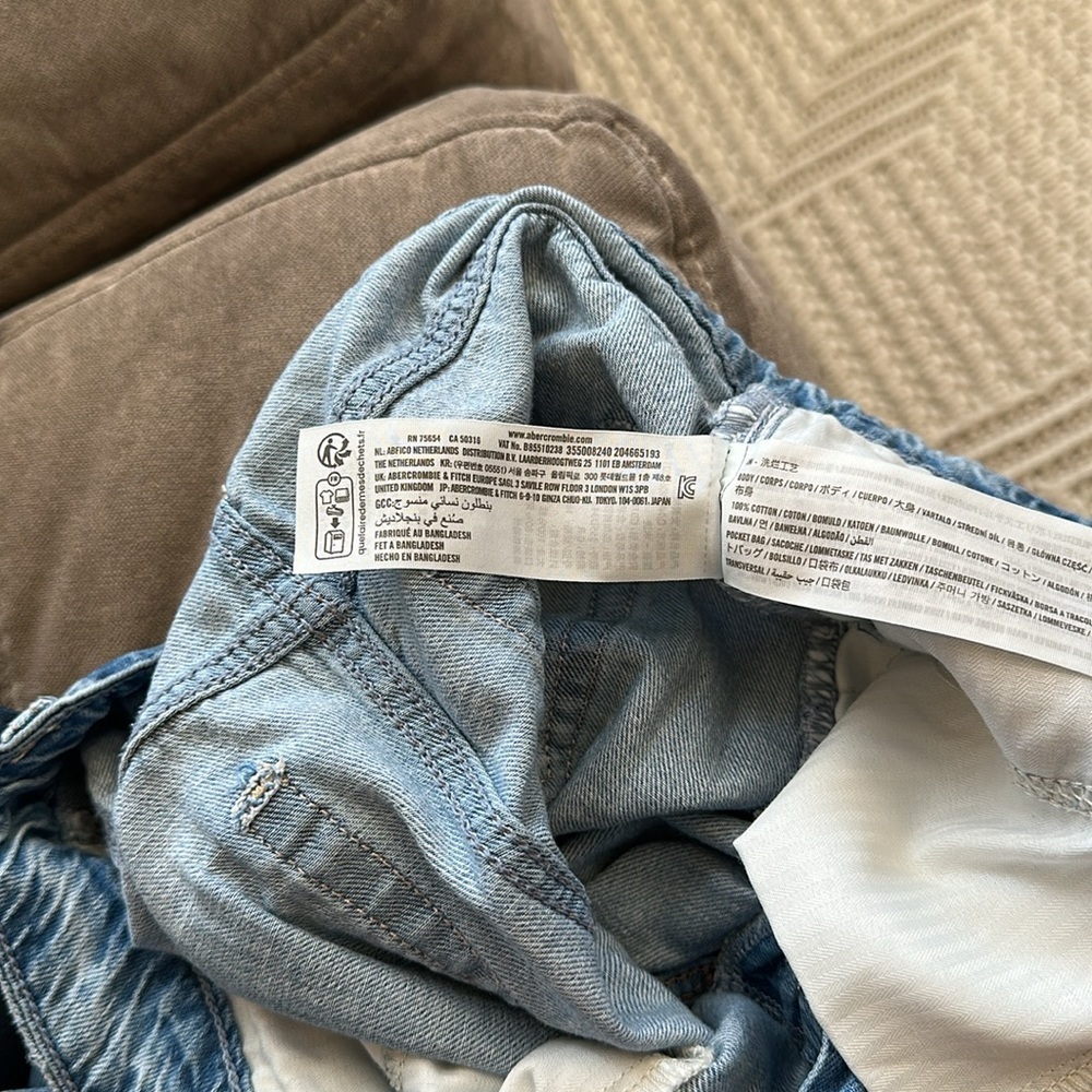 Hollister Blue Wide Leg Flare Jeans - Picture 13 of 13